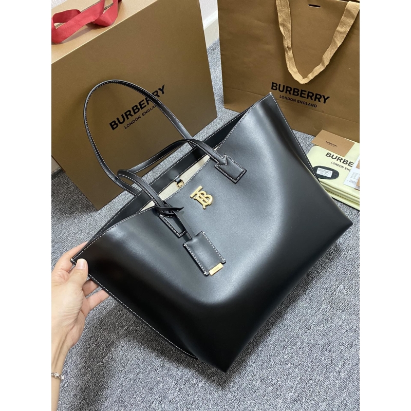 B**rry shopping bags